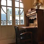 A La