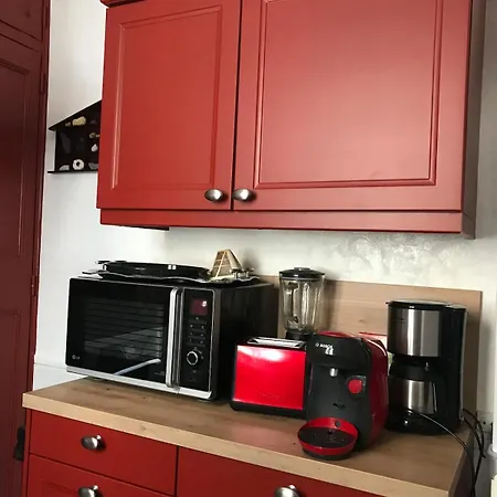 A La Apartman *