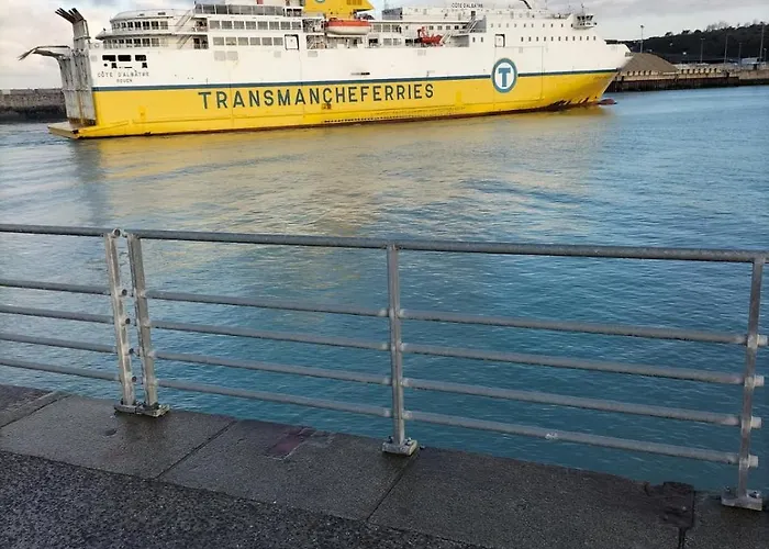 A La Апартаменты *